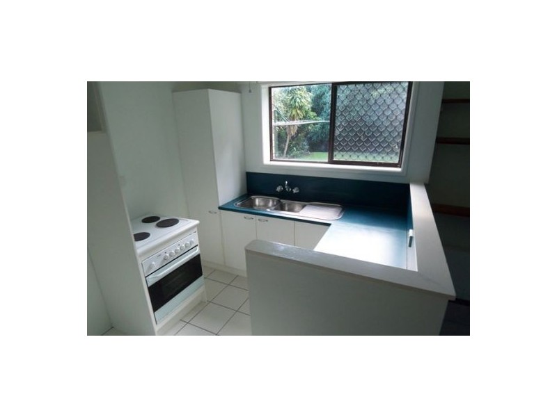 27 Lavinia, Southport QLD 4215