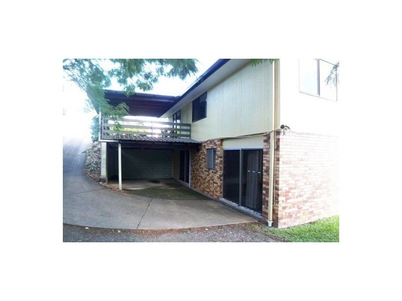 27 Lavinia, Southport QLD 4215