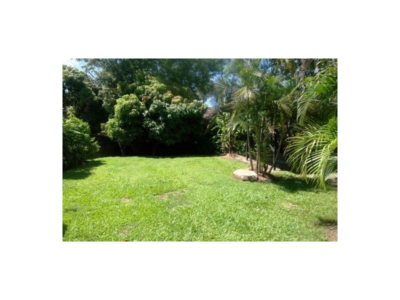 27 Lavinia, Southport QLD 4215