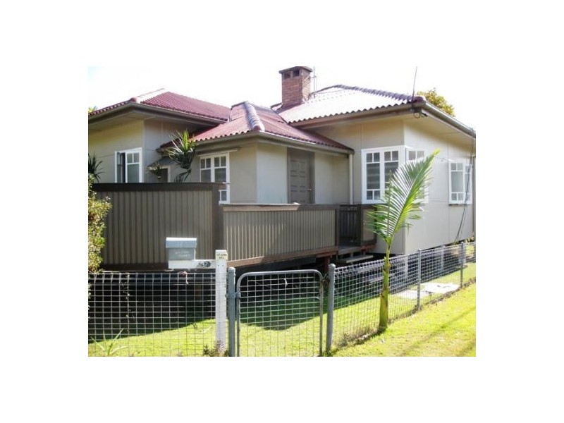 17 Walton Street, Southport QLD 4215