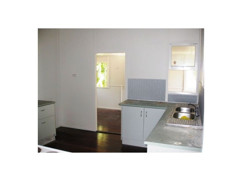 17 Walton Street, Southport QLD 4215