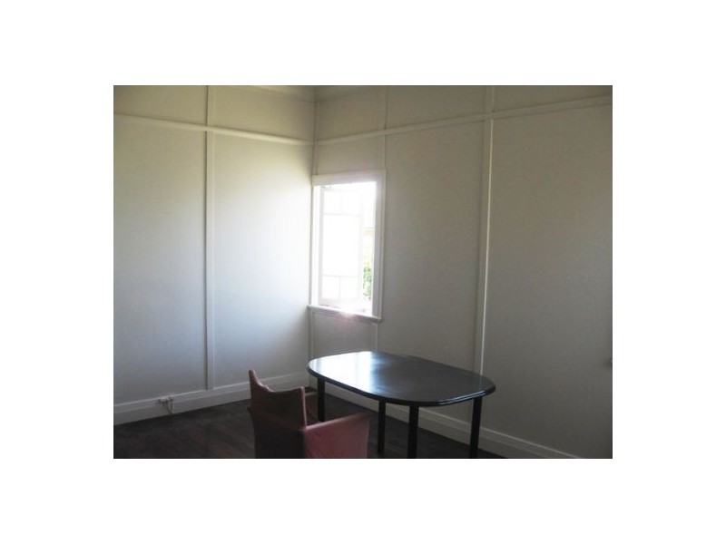 17 Walton Street, Southport QLD 4215