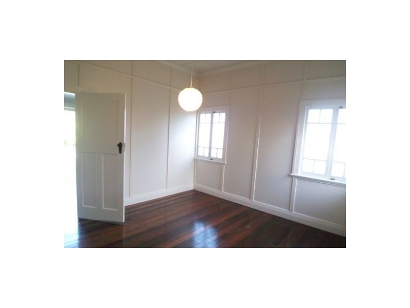 17 Walton Street, Southport QLD 4215