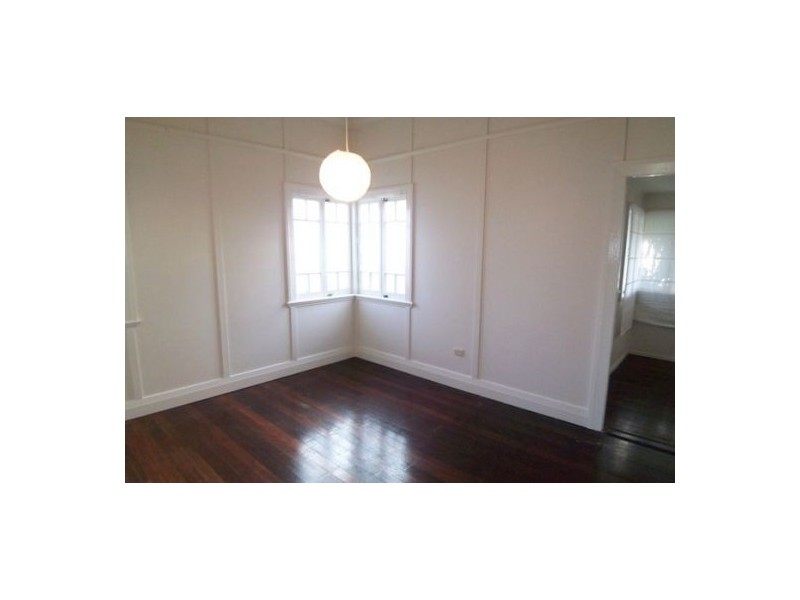 17 Walton Street, Southport QLD 4215