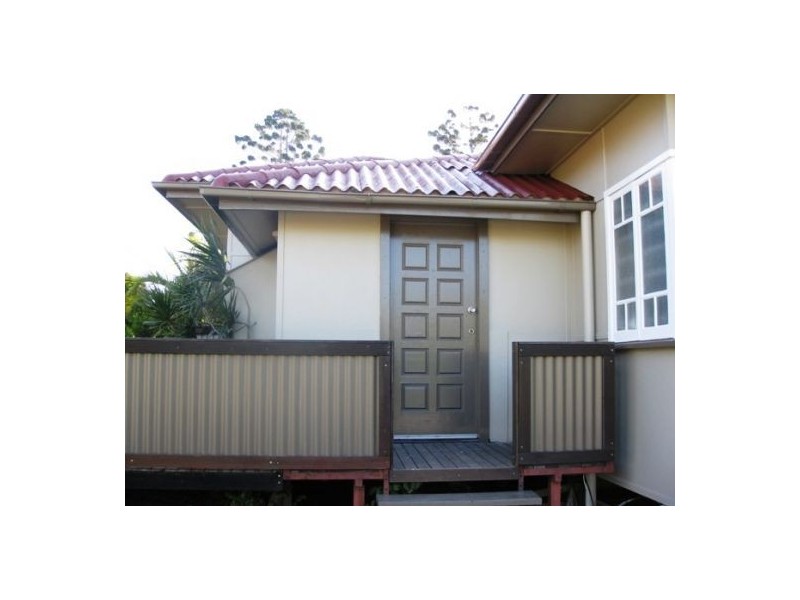 17 Walton Street, Southport QLD 4215