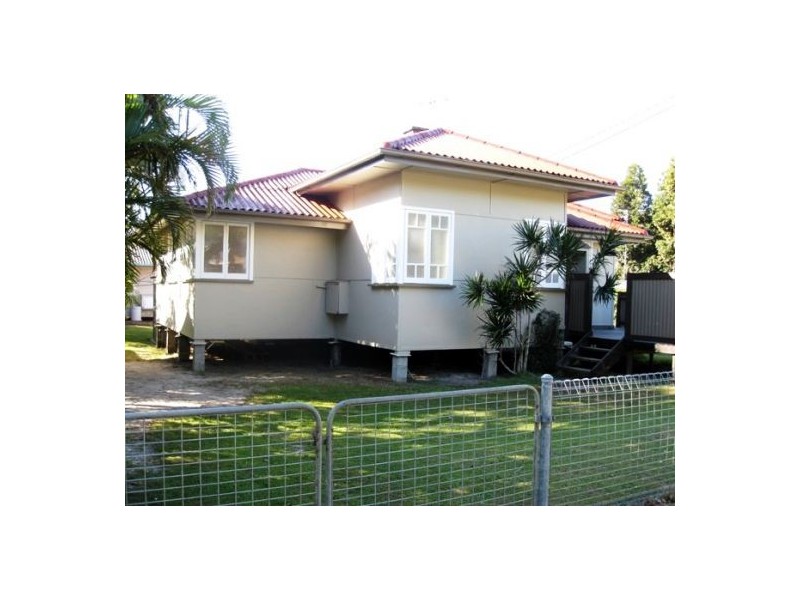 17 Walton Street, Southport QLD 4215