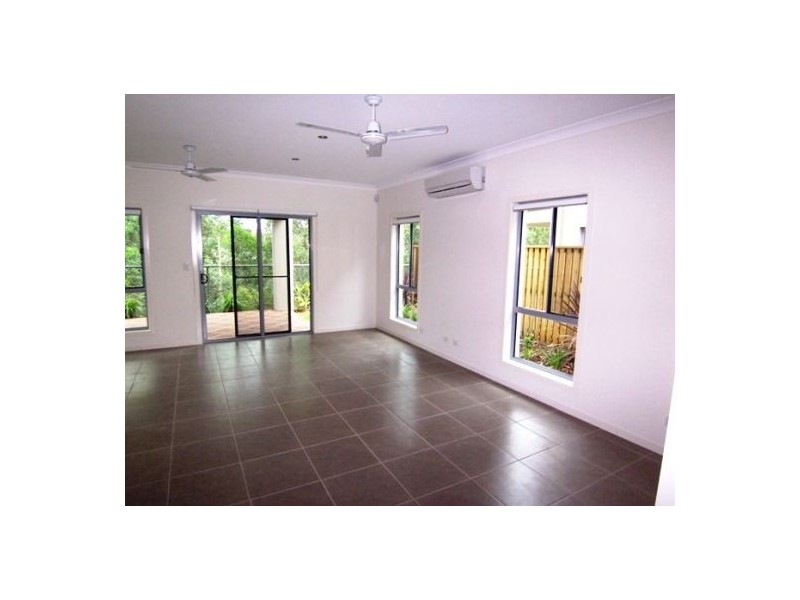 9/16-18 Geoff Wolter Drive, Molendinar QLD 4214