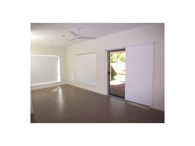 9/16-18 Geoff Wolter Drive, Molendinar QLD 4214