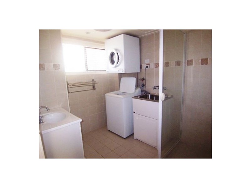 3/214 Scarborough Street, Southport QLD 4215