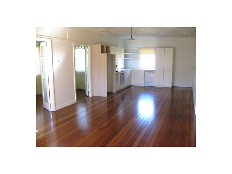 28 Robert Street, Labrador QLD 4215