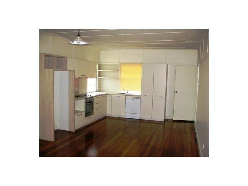 28 Robert Street, Labrador QLD 4215