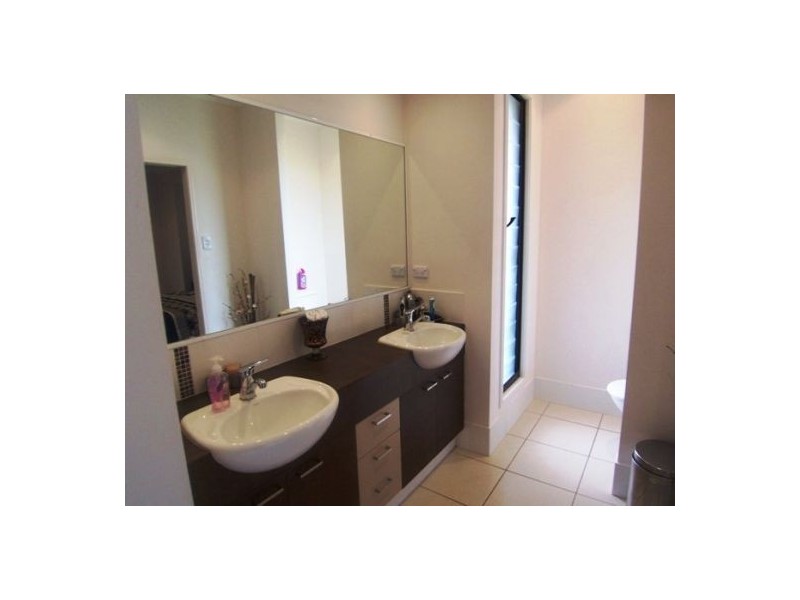 9 Bellthorpe Avenue, Ormeau QLD 4208