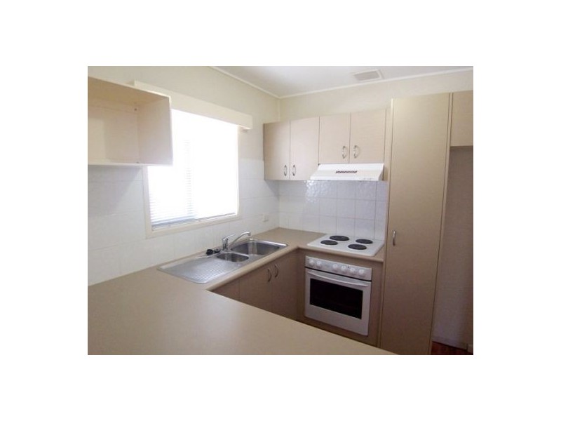 18 Sydney Street, Labrador QLD 4215