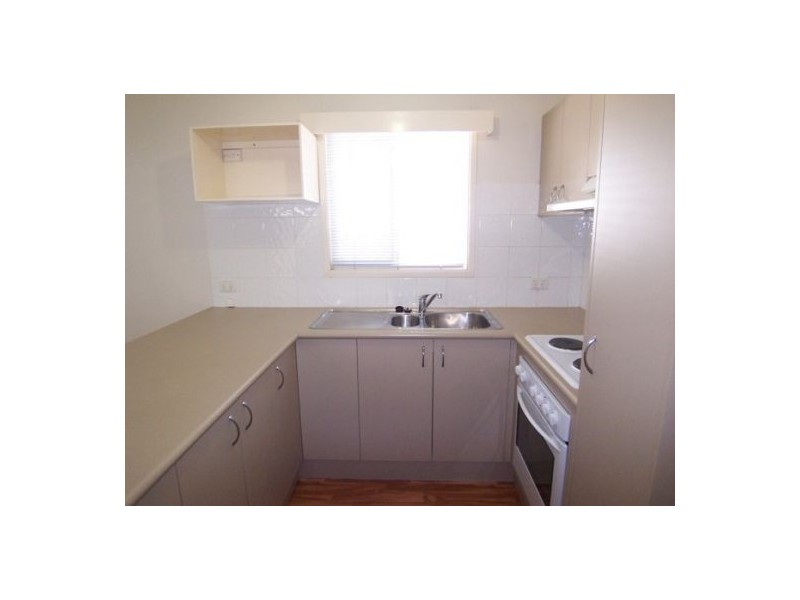 18 Sydney Street, Labrador QLD 4215