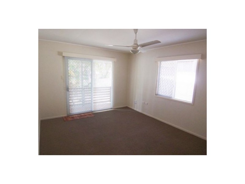 18 Sydney Street, Labrador QLD 4215