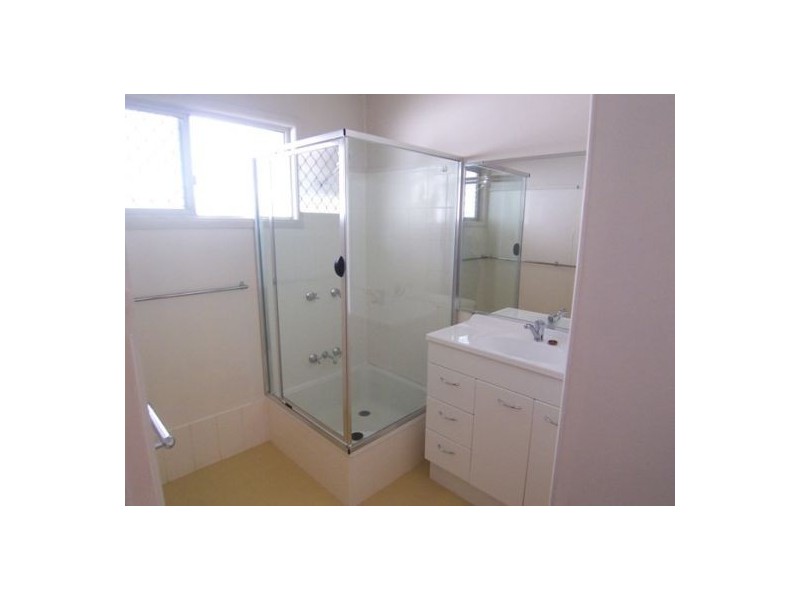 18 Sydney Street, Labrador QLD 4215