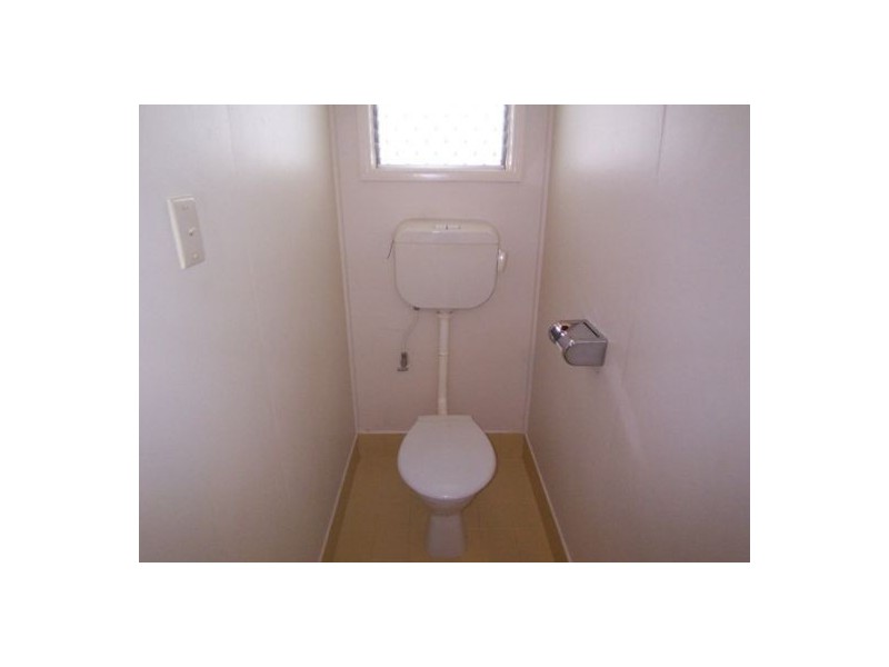 18 Sydney Street, Labrador QLD 4215