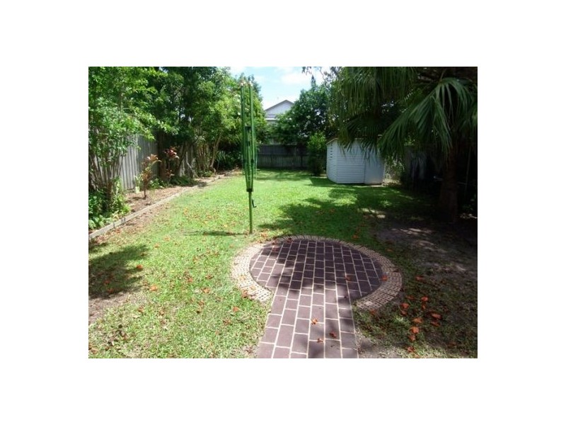 18 Sydney Street, Labrador QLD 4215