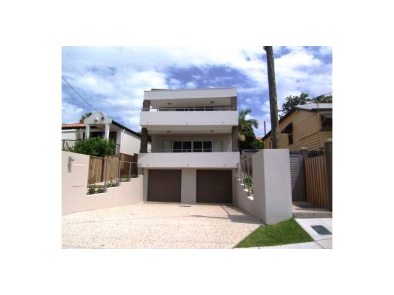 1/8 Walton Street, Southport QLD 4215