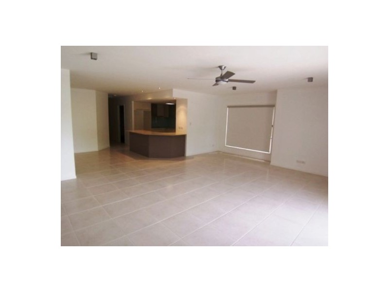 1/8 Walton Street, Southport QLD 4215