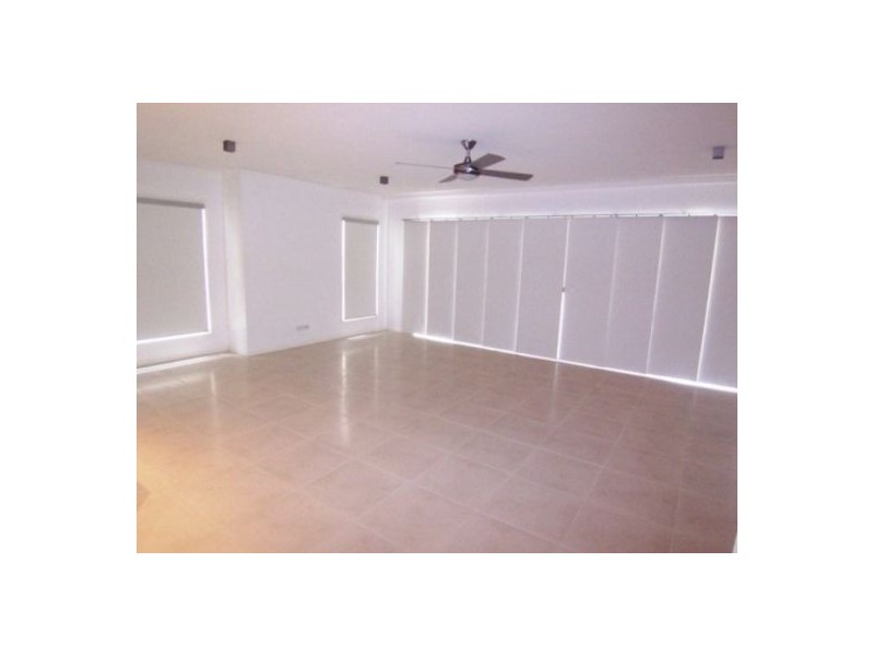 1/8 Walton Street, Southport QLD 4215