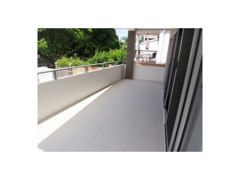 1/8 Walton Street, Southport QLD 4215