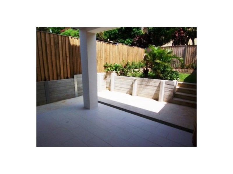 1/8 Walton Street, Southport QLD 4215