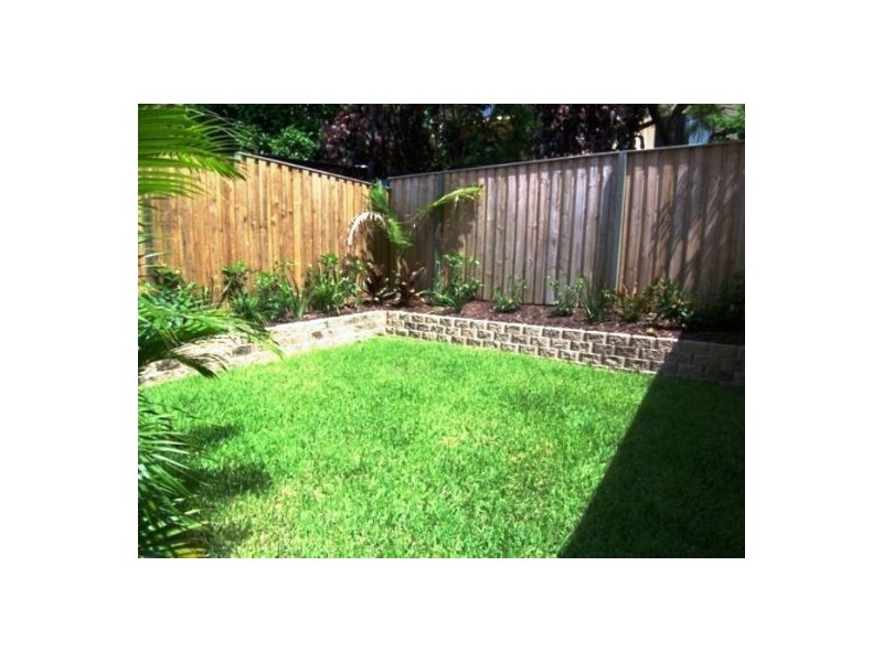 1/8 Walton Street, Southport QLD 4215