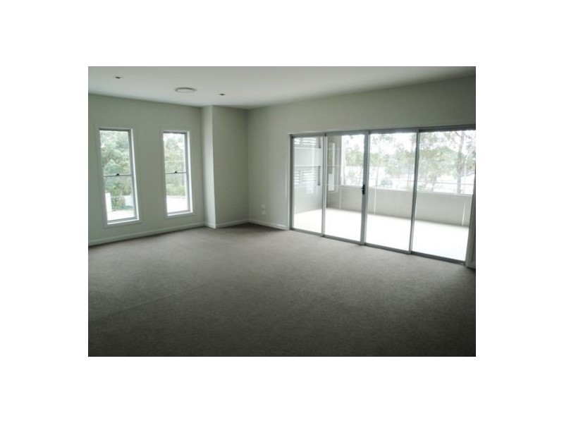 2/18 Drury Avenue, Southport QLD 4215