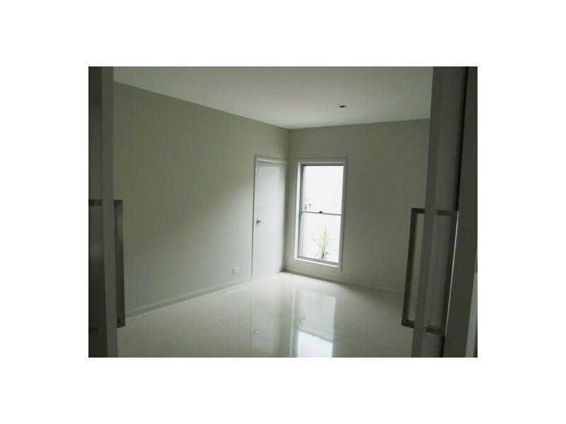 2/18 Drury Avenue, Southport QLD 4215