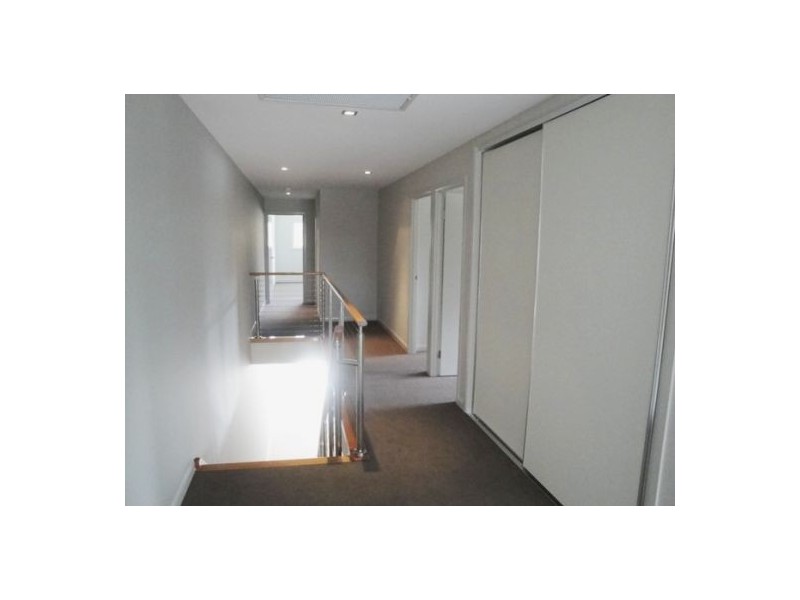 2/18 Drury Avenue, Southport QLD 4215