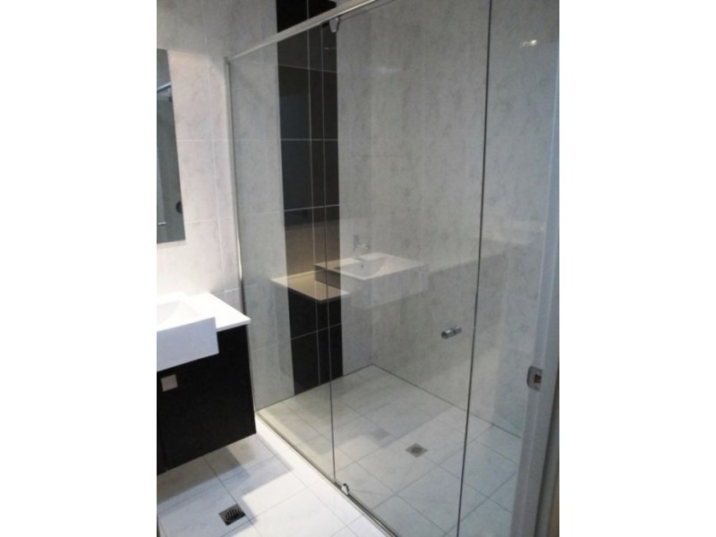 2/18 Drury Avenue, Southport QLD 4215