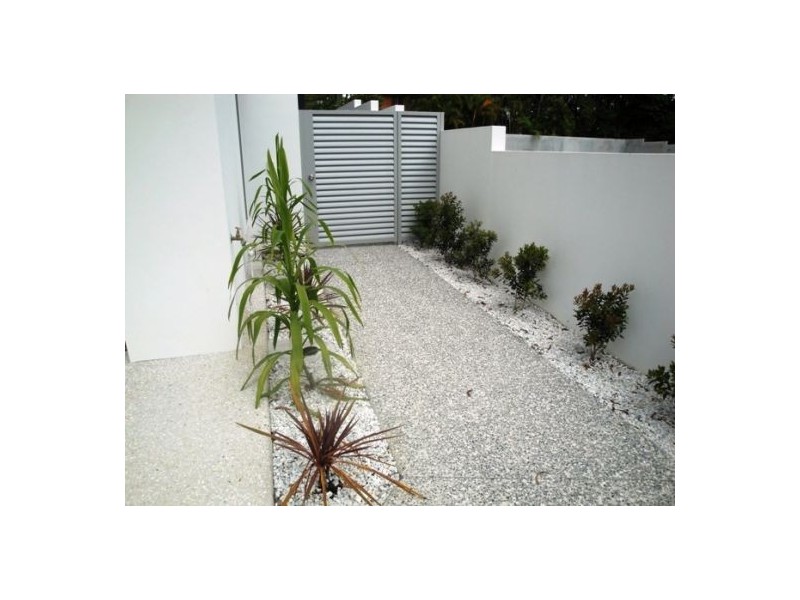 2/18 Drury Avenue, Southport QLD 4215