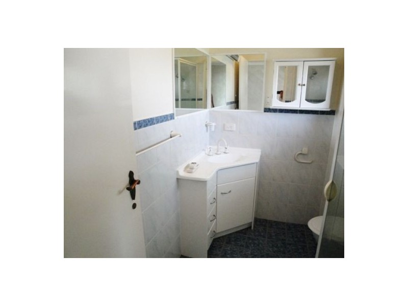 1/6 Tuesley Court, Southport QLD 4215