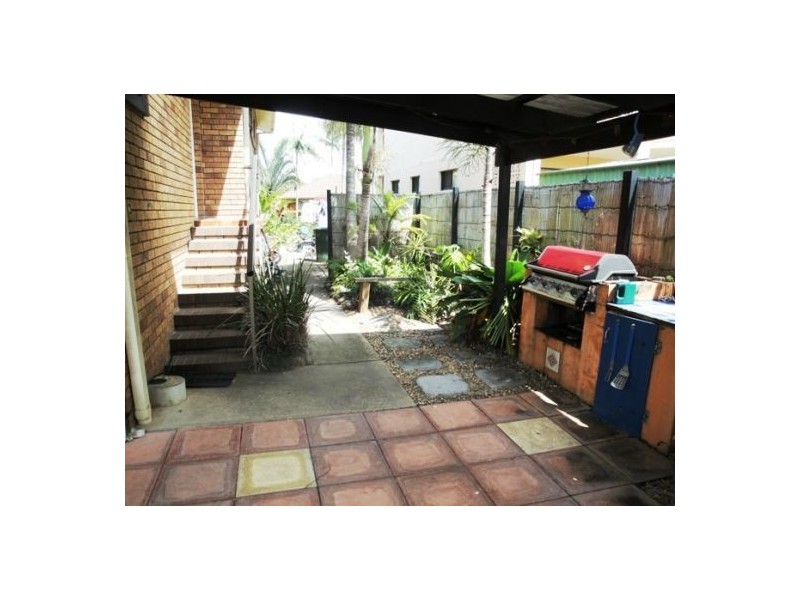 1/6 Tuesley Court, Southport QLD 4215