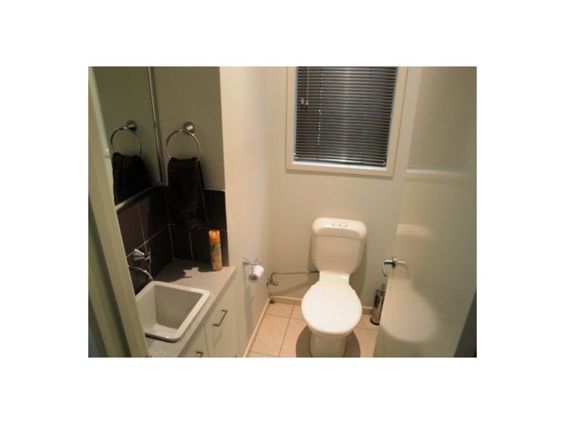 2/38 Government, Labrador QLD 4215