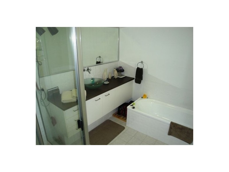 2/38 Government, Labrador QLD 4215