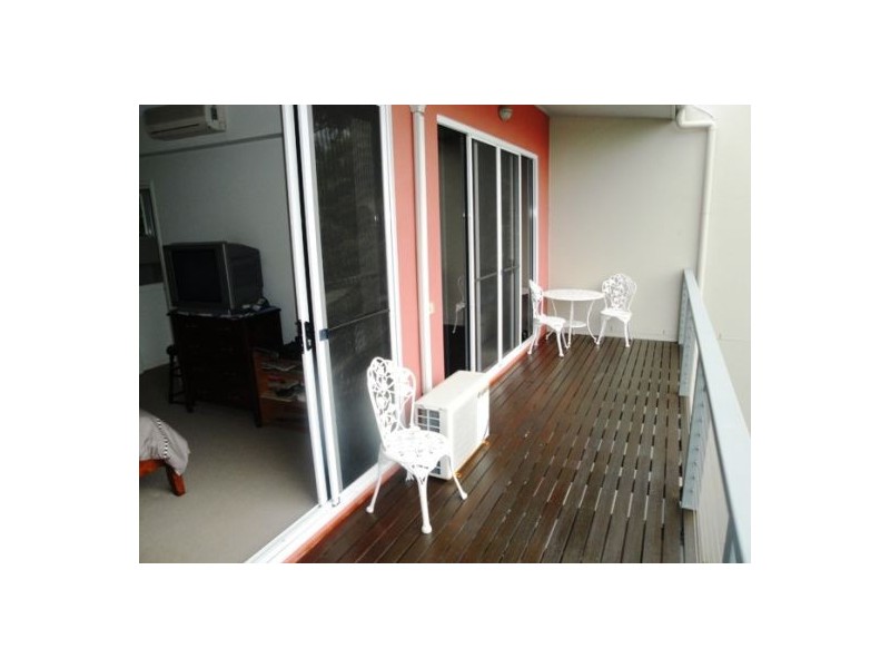 2/38 Government, Labrador QLD 4215