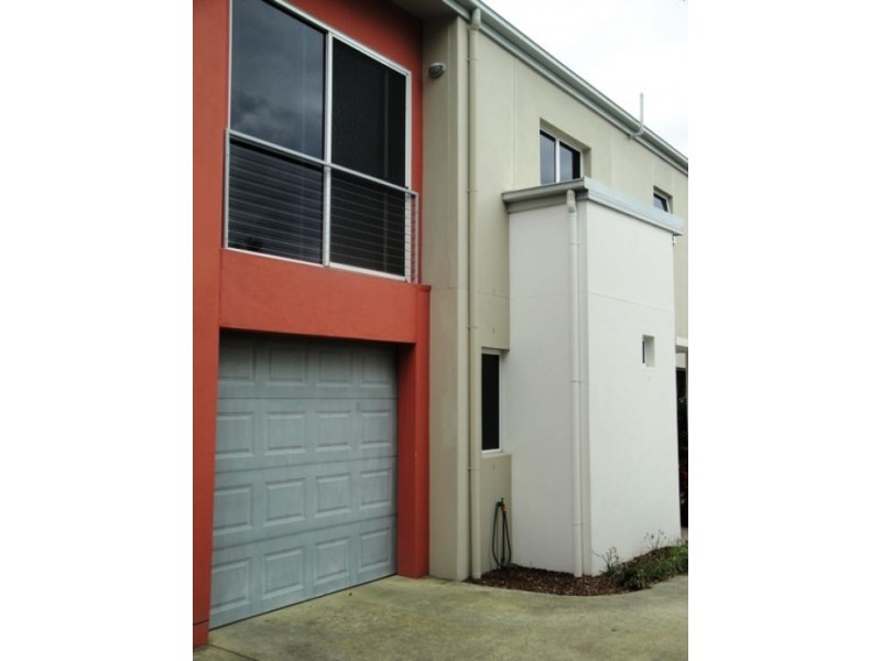 2/38 Government, Labrador QLD 4215