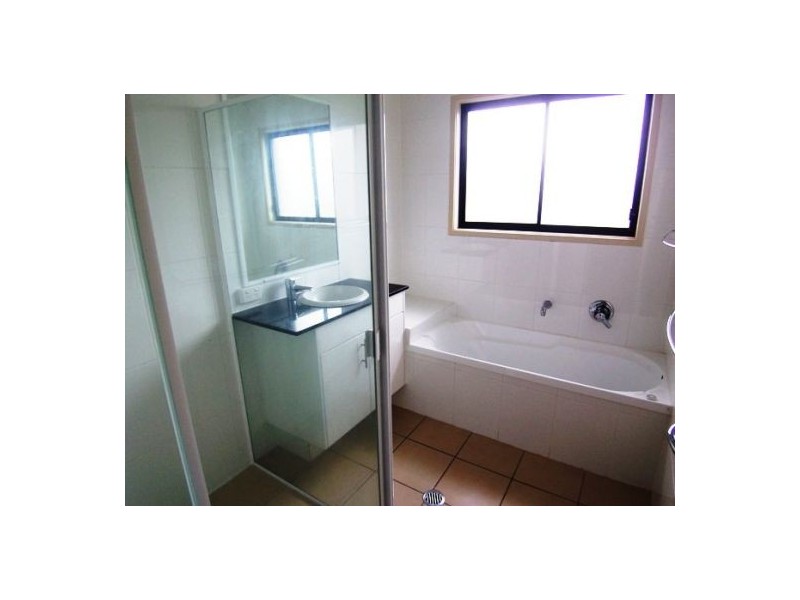 3/33 Harley Street, Labrador QLD 4215