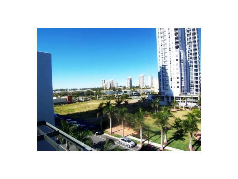 408/3 Como Crescent, Southport QLD 4215