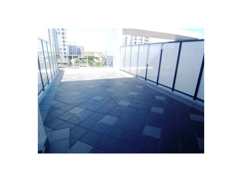 408/3 Como Crescent, Southport QLD 4215