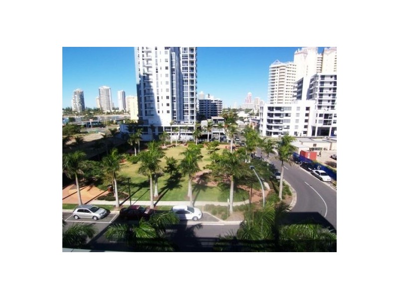 408/3 Como Crescent, Southport QLD 4215