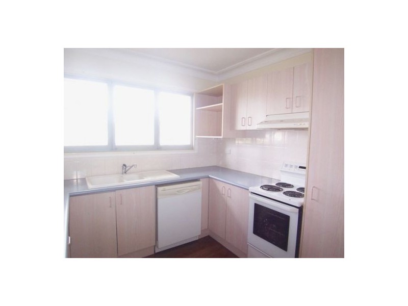 55 Kindra Avenue, Southport QLD 4215