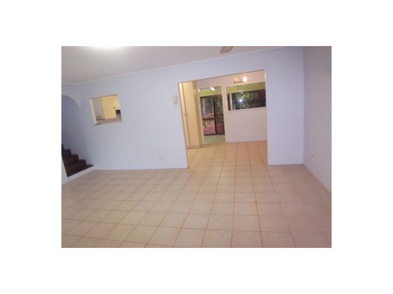 75 Kindra Avenue, Southport QLD 4215