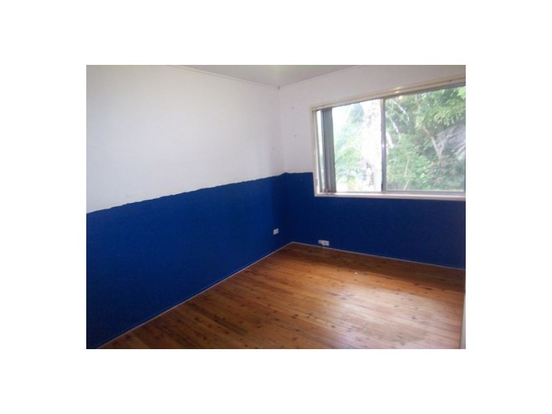 75 Kindra Avenue, Southport QLD 4215