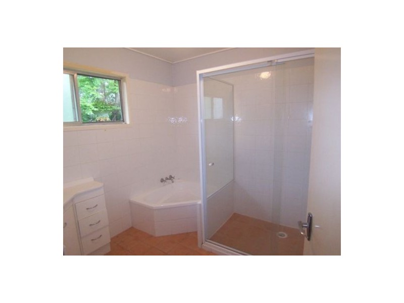 75 Kindra Avenue, Southport QLD 4215