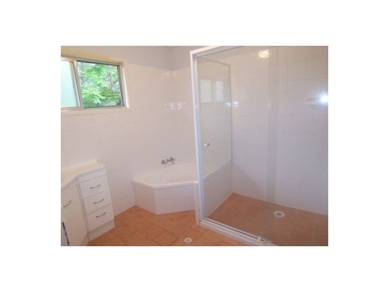 75 Kindra Avenue, Southport QLD 4215