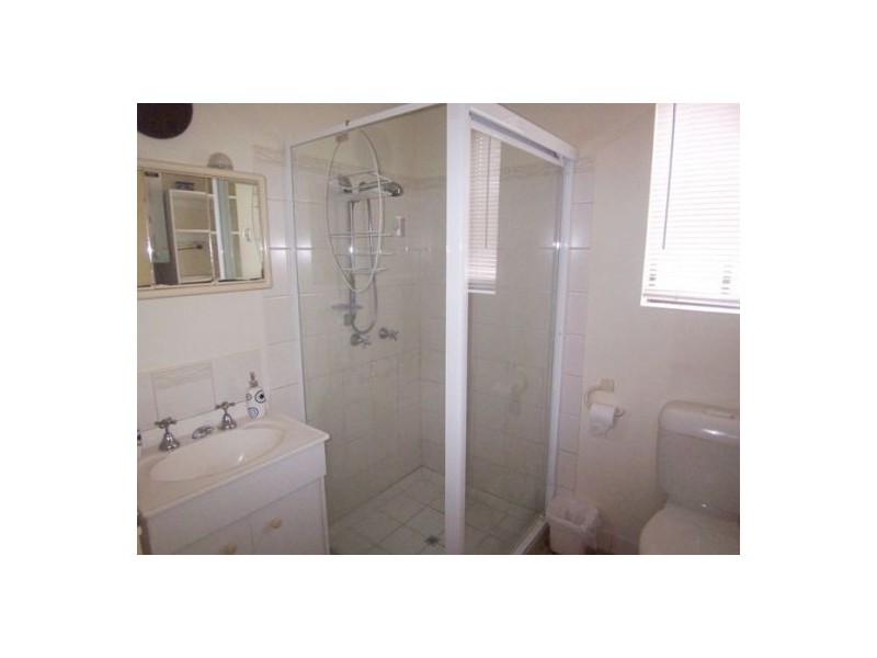 8/61 Frank Street, Labrador QLD 4215