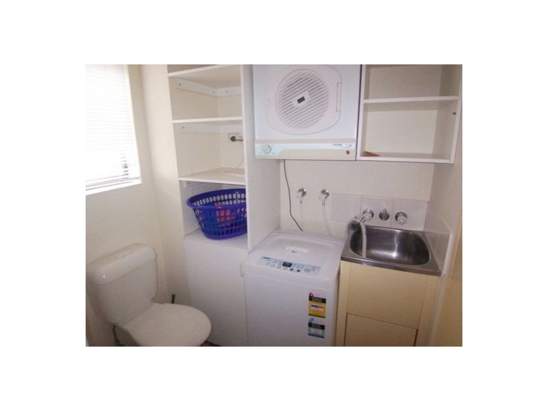 8/61 Frank Street, Labrador QLD 4215